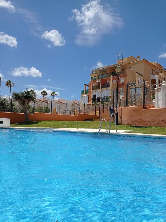 Beach Apartment Манилва Экстерьер фото
